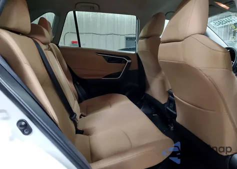 2020 Toyota Rav4 Le z USA, uszkodzony, nr VIN 4T3L6RFVXLU002843